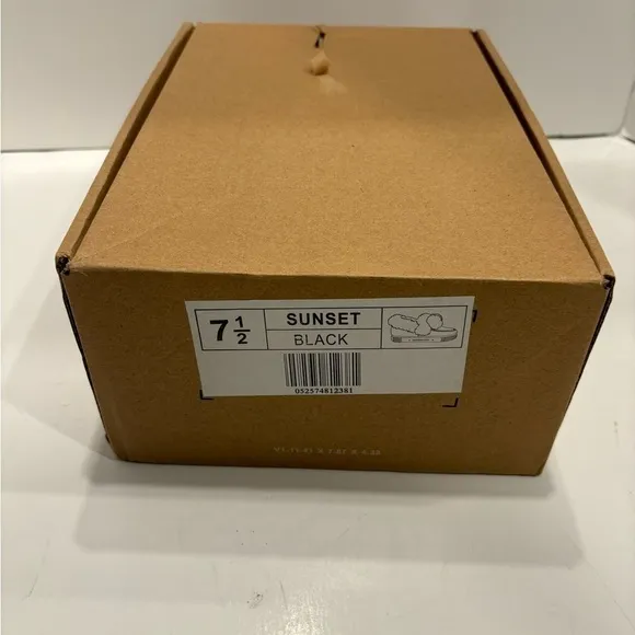 Journee Collection Women's Sunset Faux Fur Lined Slipper Black 7.5 New shoes