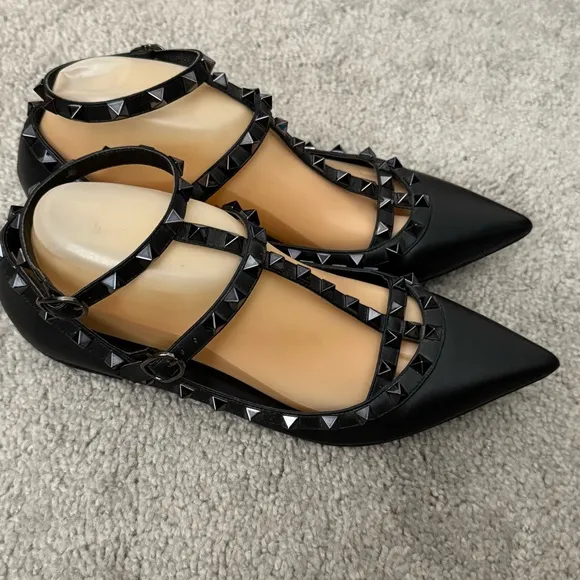 Kaitlyn Pan Black Leather Rock Studded Pointy Flats Size 8.5
