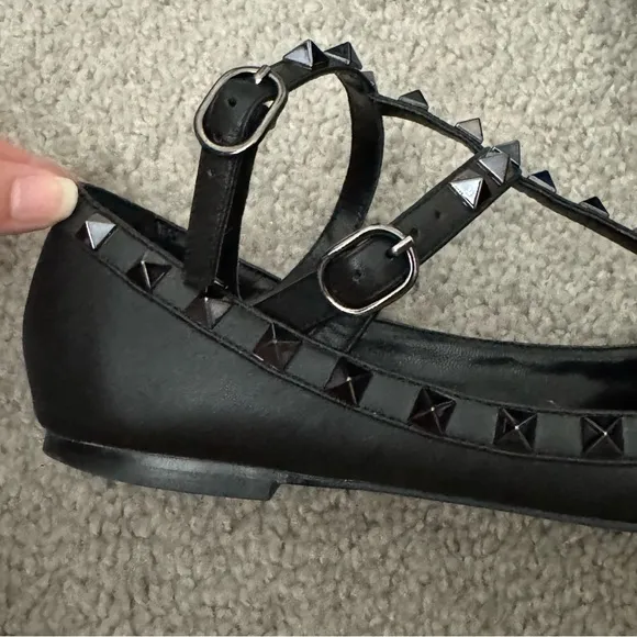 Kaitlyn Pan Black Leather Rock Studded Pointy Flats Size 8.5