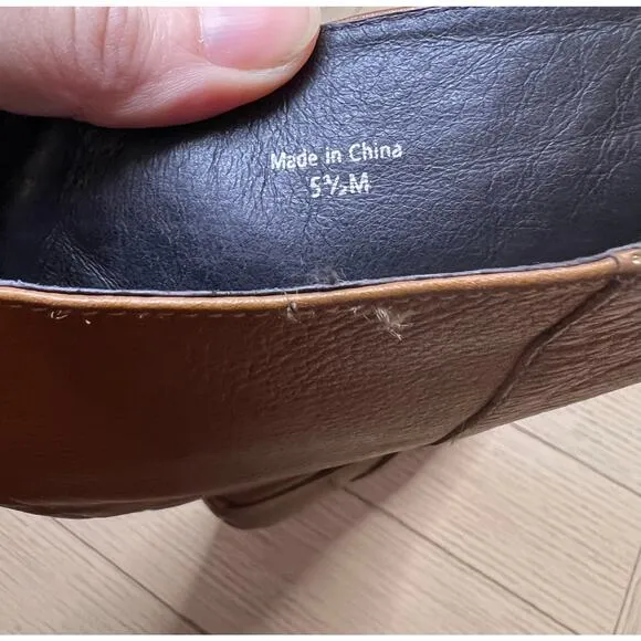 Kate Spade 3.5&quot; heeled tall leather‎ pull on boots w/ gold chain. Cognac brown.