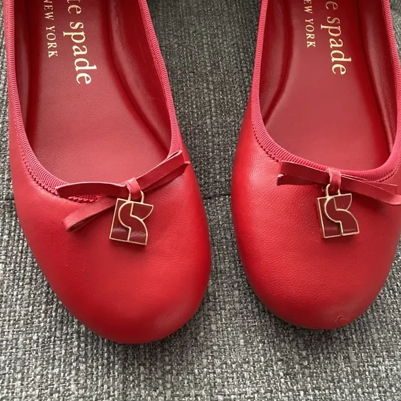 kate spade new york Women's Dakota Charm Ballet Flats, size 7.5