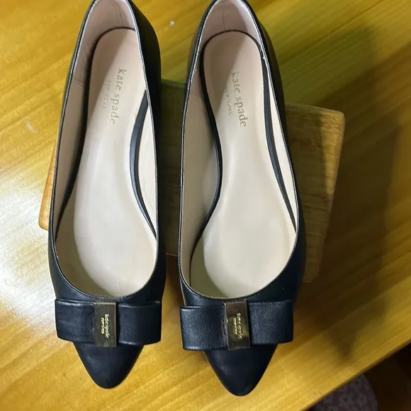 Kate Spade Women's Bowdie Ballet Flats pump black with gold bow
