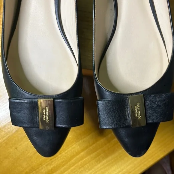 Kate Spade Women's Bowdie Ballet Flats pump black with gold bow