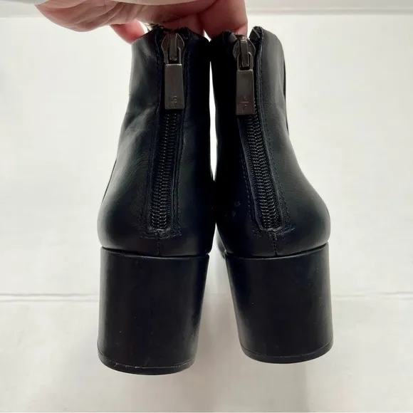 Kenneth Cole Black Leather Heeled Ankle Boots