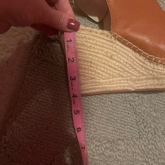 Kenneth Cole Olivia Leather Wedges Size 6.5 Vacation, Casual,