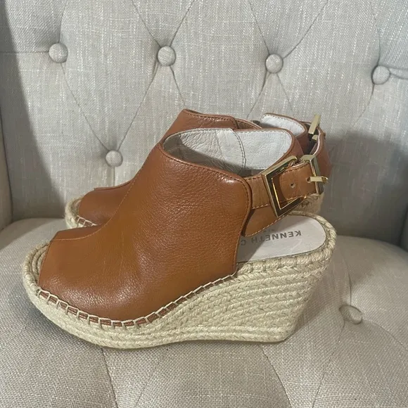 Kenneth Cole Olivia Leather Wedges Size 6.5 Vacation, Casual,