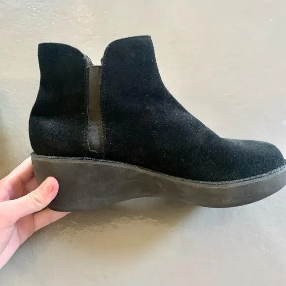 Kenneth Cole Reaction Prime Bootie Wedges Suede Upper Shea Zip Ankle Boot 8.5