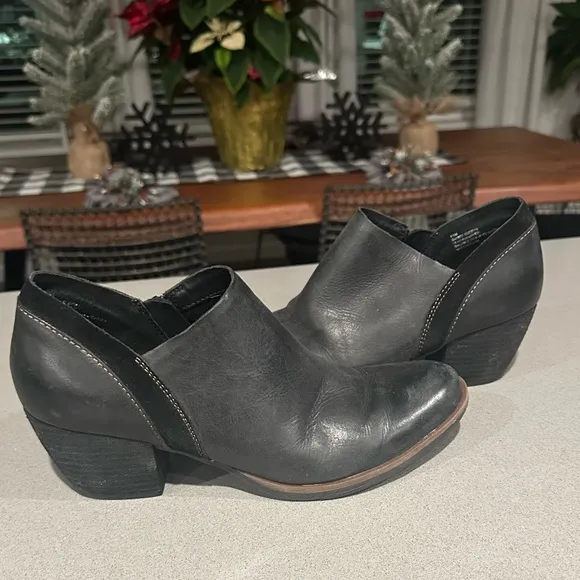 Kirk-Ease Leather Heeled Ankle Boots