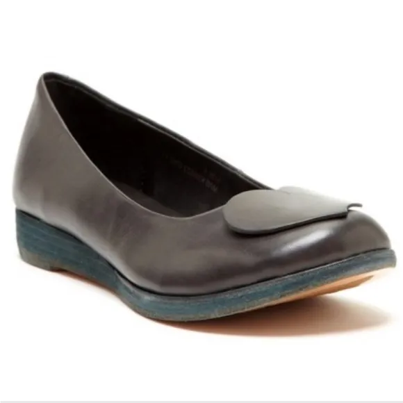 Kork-Ease Cruz Heart Leather Ballet Flats: Black size 10