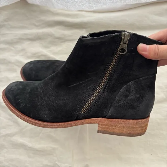 Kork Ease Riley Ankle Black Distressed Flat Booties Women’s Size 6M