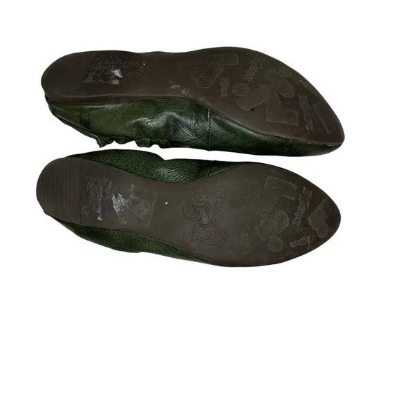 Korks by Kork Ease Women’s Flats with Textured Leather and Rounded Toe Size 6.5