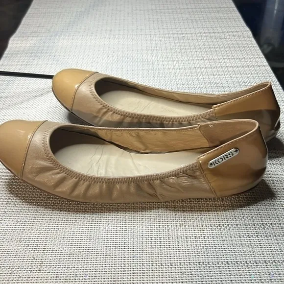 Kors Michael Kors Nude Leather Ballet flats size 91/2