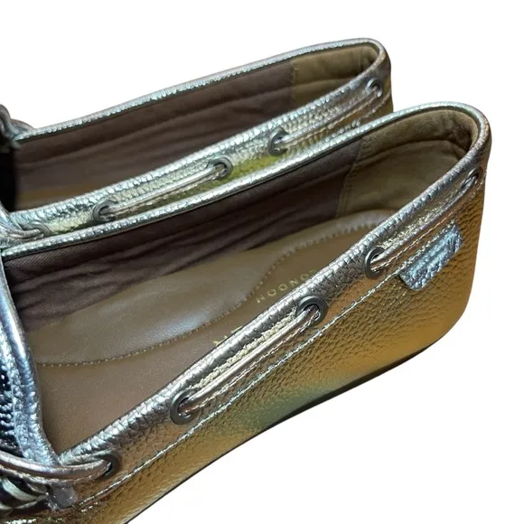Kurt Geiger Silver Metallic Quilted Flats Moccasins w/ Bow &amp; Eagle Detail Sz.39