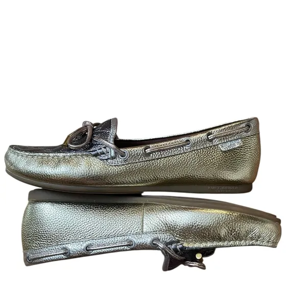 Kurt Geiger Silver Metallic Quilted Flats Moccasins w/ Bow &amp; Eagle Detail Sz.39