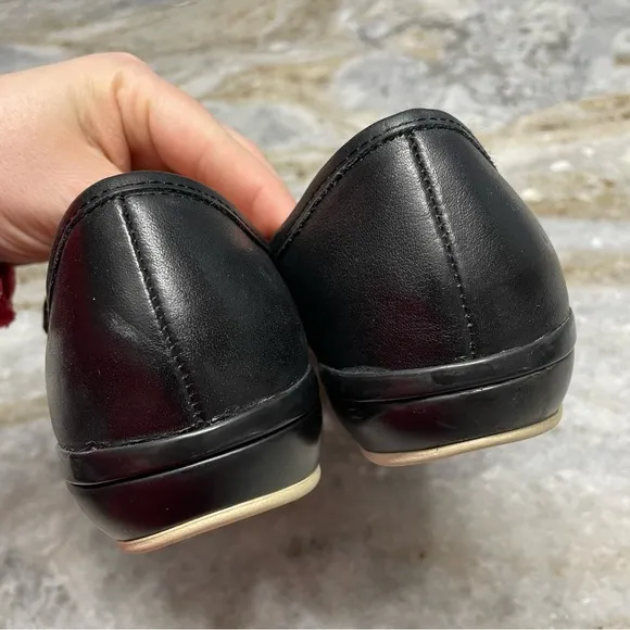 Kuru black leather Bella flats Women’s size 8