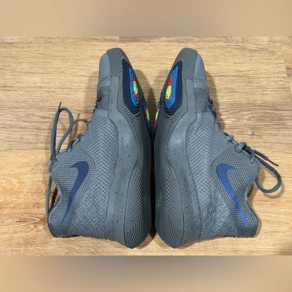 Kyrie 3 GS 'Cool Grey' Size 7Y
