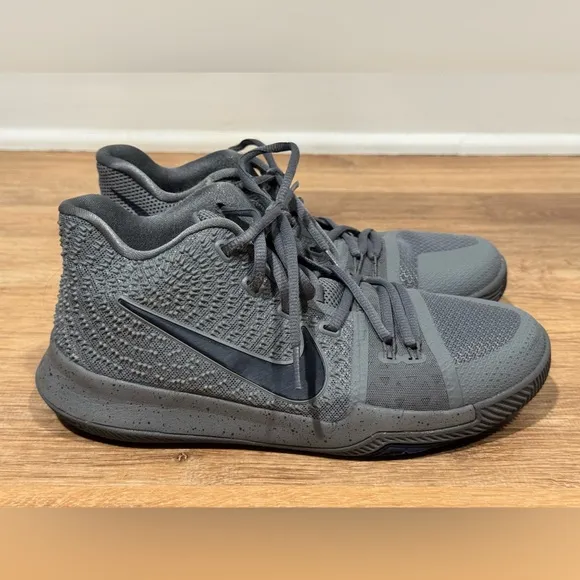 Kyrie 3 GS 'Cool Grey' Size 7Y