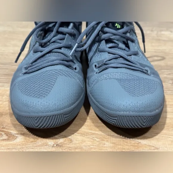 Kyrie 3 GS 'Cool Grey' Size 7Y