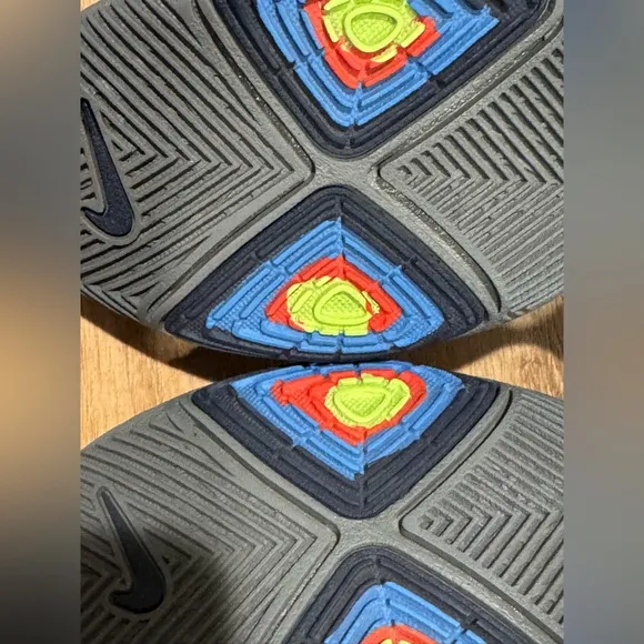 Kyrie 3 GS 'Cool Grey' Size 7Y