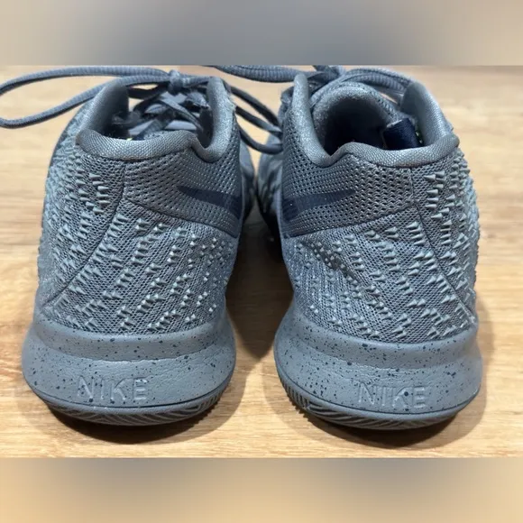 Kyrie 3 GS 'Cool Grey' Size 7Y