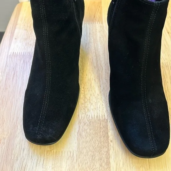 La CANADIENNE Black Suede Heeled Ankle Boots