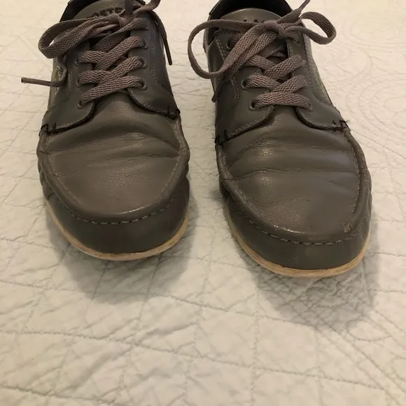 Lacoste Dreyfus leather boat shoe sneaker. Size 8.5.