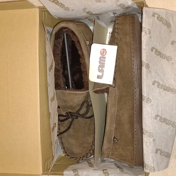 👣LAMO Men's Moccasins in Chocolate get 4 walking dog🙀
