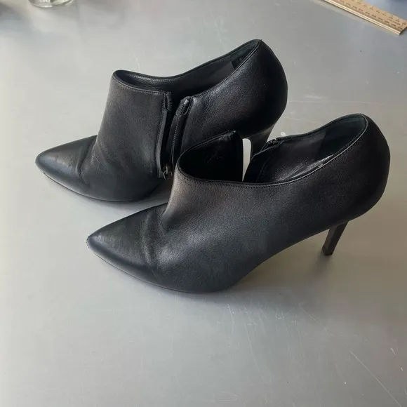Lanvin Black Leather Heeled Boots Size 39