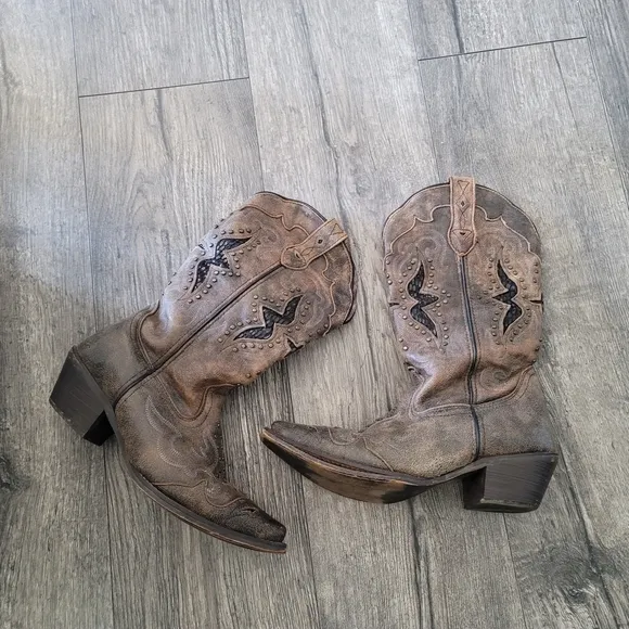 Laredo Brown Heeled Boots with Distinctive Stitching