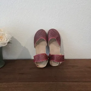 L'Artiste Poppiri Perforated Wedges Sz 40 (US 9.5)
