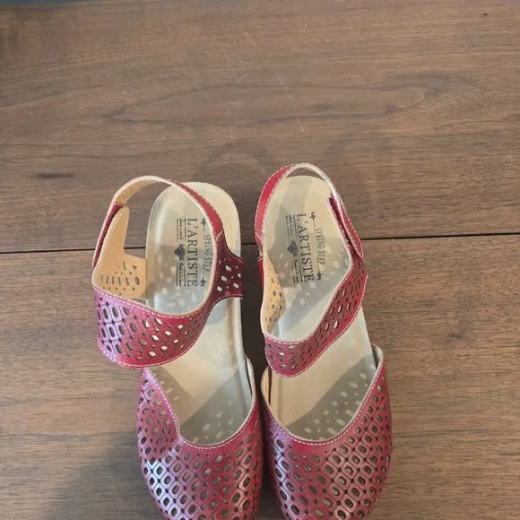 L'Artiste Poppiri Perforated Wedges Sz 40 (US 9.5)