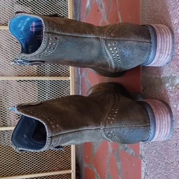 L'Artiste - Sarita Spring Step Green Suede Leather Western/Boho Boots EUC