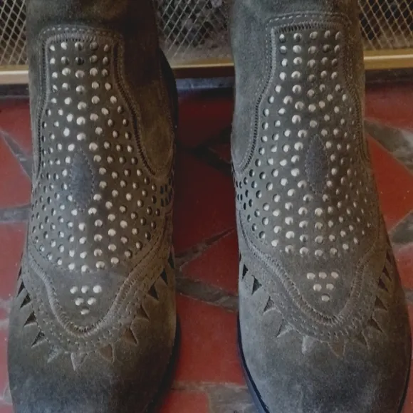 L'Artiste - Sarita Spring Step Green Suede Leather Western/Boho Boots EUC