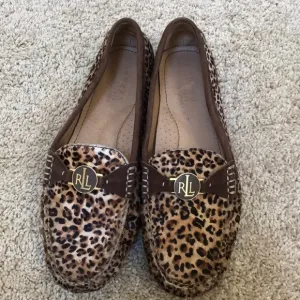 LAUREN Ralph Lauren 8.5 hair calf suede flats