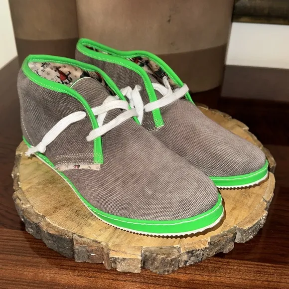 Le Crown *NWOT* Men’s Canvas Chukka Shoe