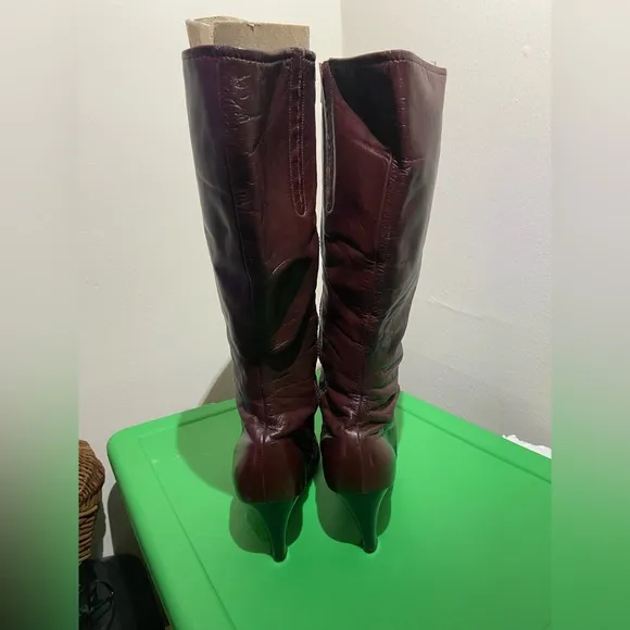 Leather Knee-high Heeled Zippered Boots Burgundy Color