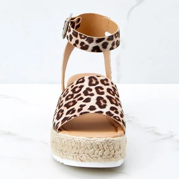 Leopard Print Flat Wedges 🎉 HOST PICK 🎉