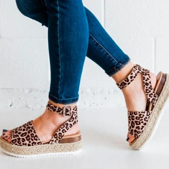 Leopard Print Flat Wedges 🎉 HOST PICK 🎉