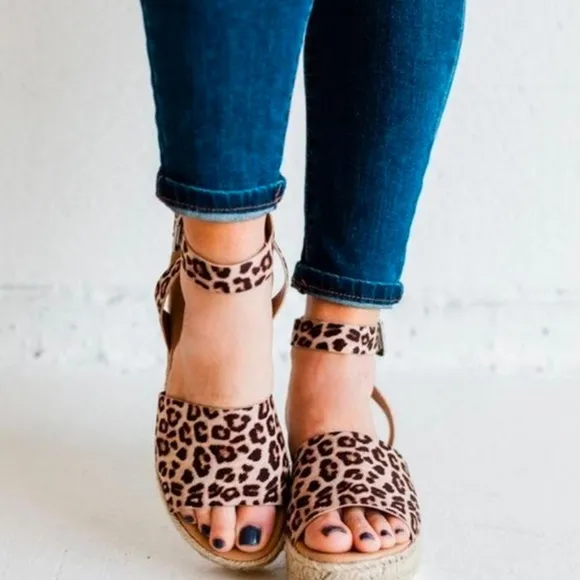 Leopard Print Flat Wedges 🎉 HOST PICK 🎉