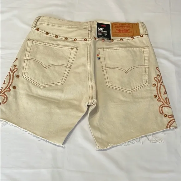 Levi's 501 '93 Cut Off Rodeo Boots Shorts in Ecru Unisex NWT