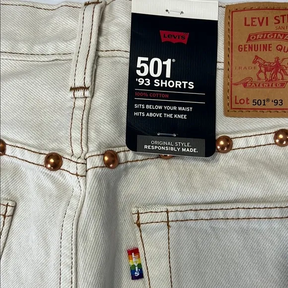 Levi's 501 '93 Cut Off Rodeo Boots Shorts in Ecru Unisex NWT