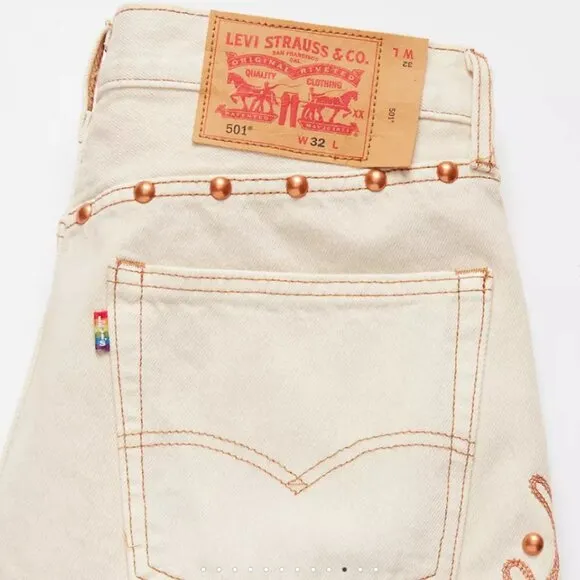 Levi's 501 '93 Cut Off Rodeo Boots Shorts in Ecru Unisex NWT