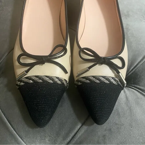 Like New Stuart Weitzman Capricorn Shoes - Size 7M