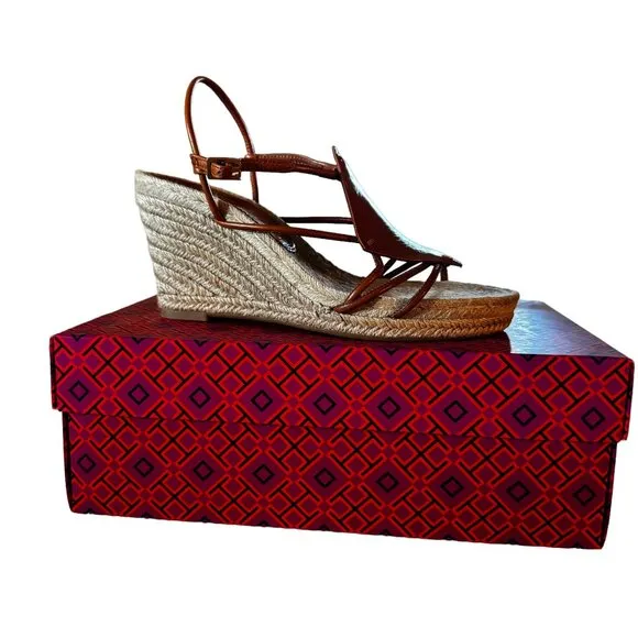 Like new! Tory Burch Diamond Patch Leather Espadrill Wedge in Aged Camel…