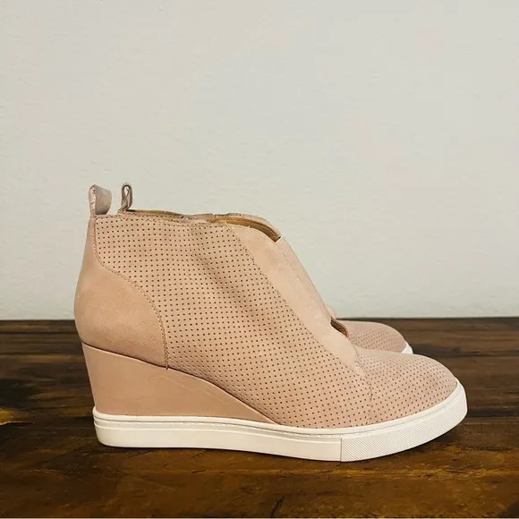 LINEA PAOLO Dusty Pink Felicia Wedge Sneaker. Size 6.5.