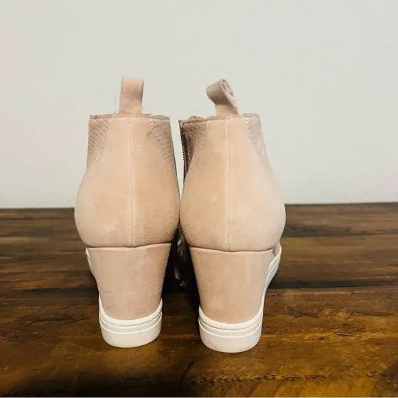 LINEA PAOLO Dusty Pink Felicia Wedge Sneaker. Size 6.5.