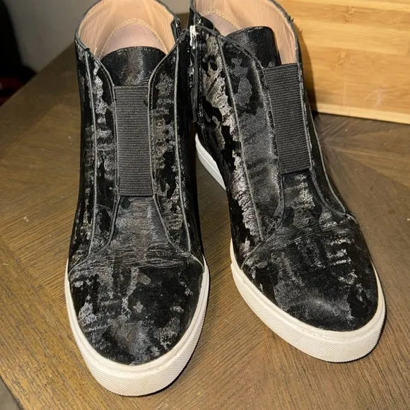 Linea Paolo Textured Sneaker Wedges (G459)