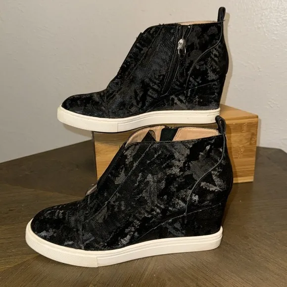 Linea Paolo Textured Sneaker Wedges (G459)