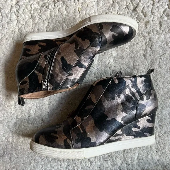 LINEA PAOLO  (Women) Metalic Leather Camo Felicia III Wedge Sneakers Size 11M