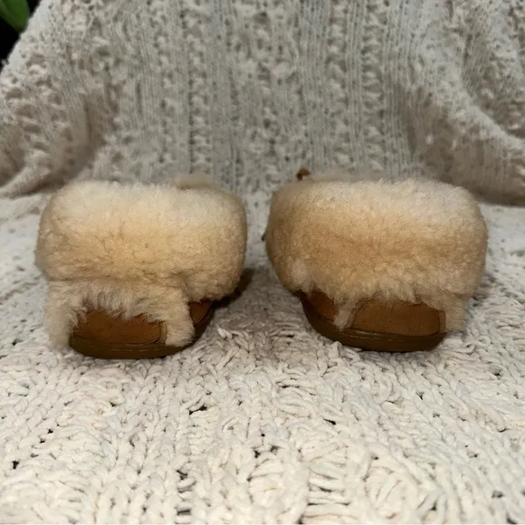 L.L. Bean Wicked Good Genuine Leather and Lamb Shearling Moccasins Womens SZ 8